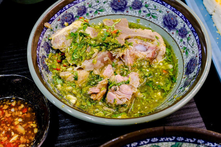 80年日式老宅吃傳統船麵、豬骨湯麵，阿瑞Ma泰國55船麵，吃船麵搭火山排骨、烤土司吃濃濃泰式風味！