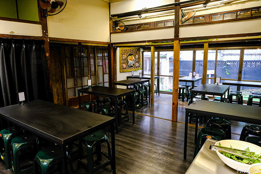 80年日式老宅吃傳統船麵、豬骨湯麵，阿瑞Ma泰國55船麵，吃船麵搭火山排骨、烤土司吃濃濃泰式風味！