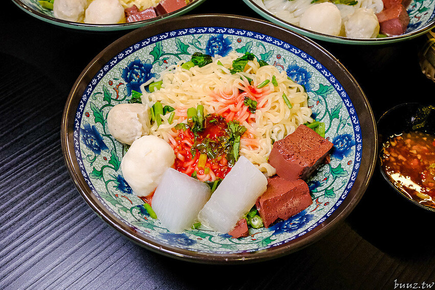 80年日式老宅吃傳統船麵、豬骨湯麵，阿瑞Ma泰國55船麵，吃船麵搭火山排骨、烤土司吃濃濃泰式風味！