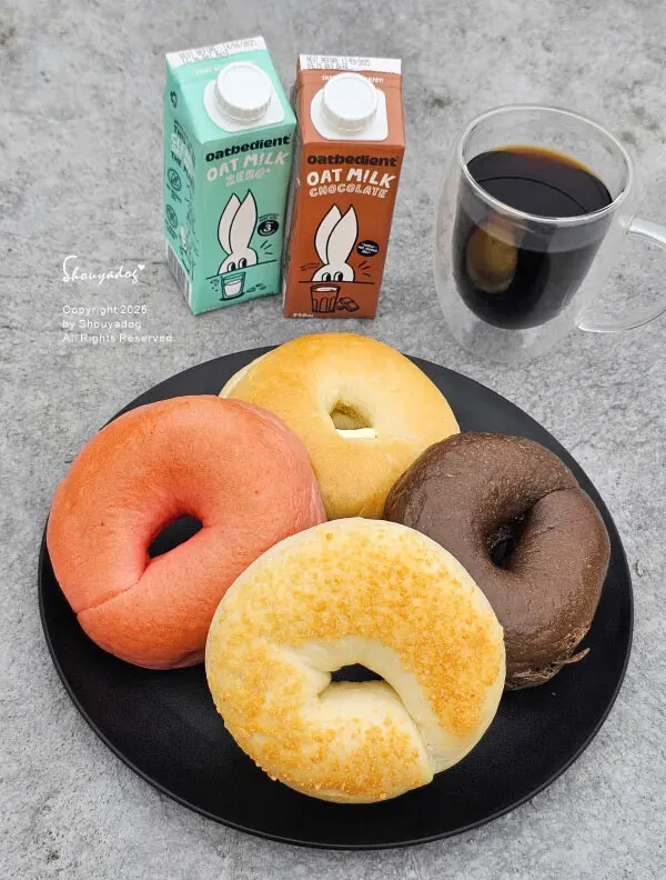 【貝果推薦】查理布朗水嫩貝果 北海道牛乳 白醬燻雞 草莓牛奶 【貝果推薦】查理布朗水嫩貝果 北海道牛乳 白醬燻雞 草莓牛奶