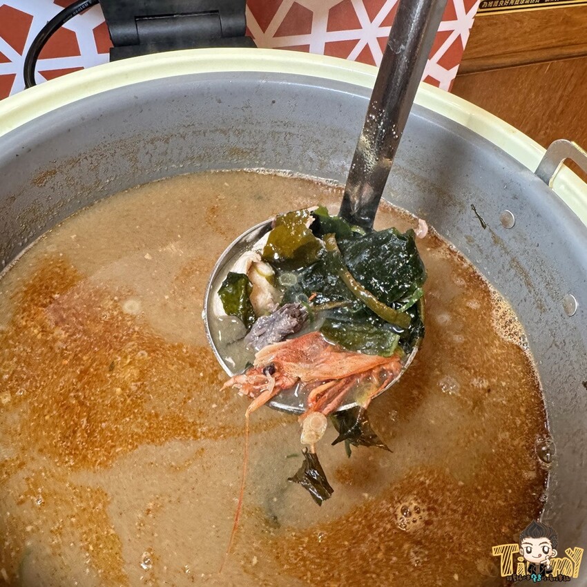 新竹市東區新竹今日魚市。丼賞和食竹科關新店 這家是關新區最有日本氛圍的丼飯專門店 400元浮誇刺身船竟然有25片以上生魚片！ (菜單營業時間地址電話) – 跟著踢小米吃喝玩樂趣