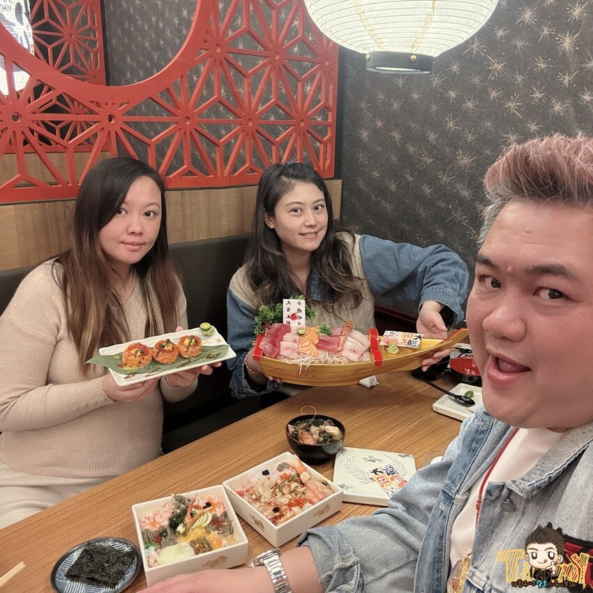 新竹市東區新竹今日魚市。丼賞和食竹科關新店 這家是關新區最有日本氛圍的丼飯專門店 400元浮誇刺身船竟然有25片以上生魚片！ (菜單營業時間地址電話) – 跟著踢小米吃喝玩樂趣