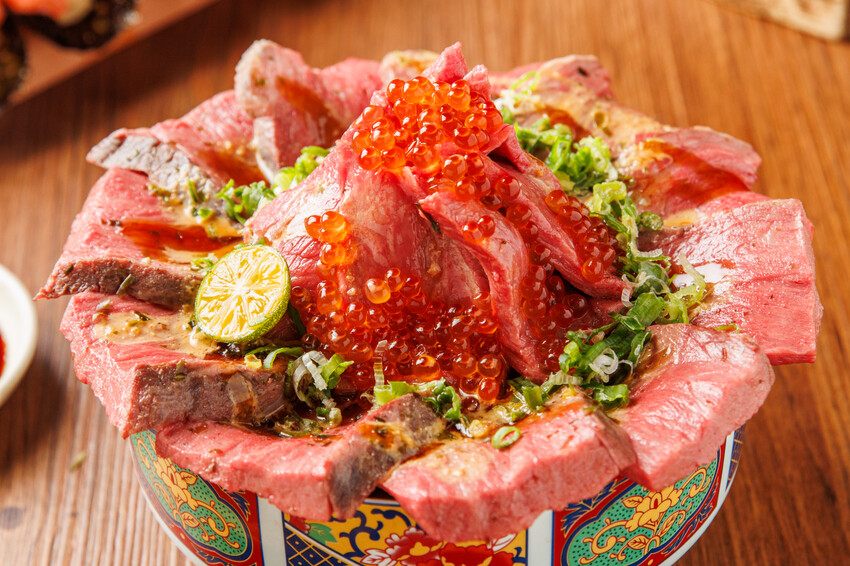 新竹市東區新竹今日魚市。丼賞和食竹科關新店 這家是關新區最有日本氛圍的丼飯專門店 400元浮誇刺身船竟然有25片以上生魚片！ (菜單營業時間地址電話) – 跟著踢小米吃喝玩樂趣