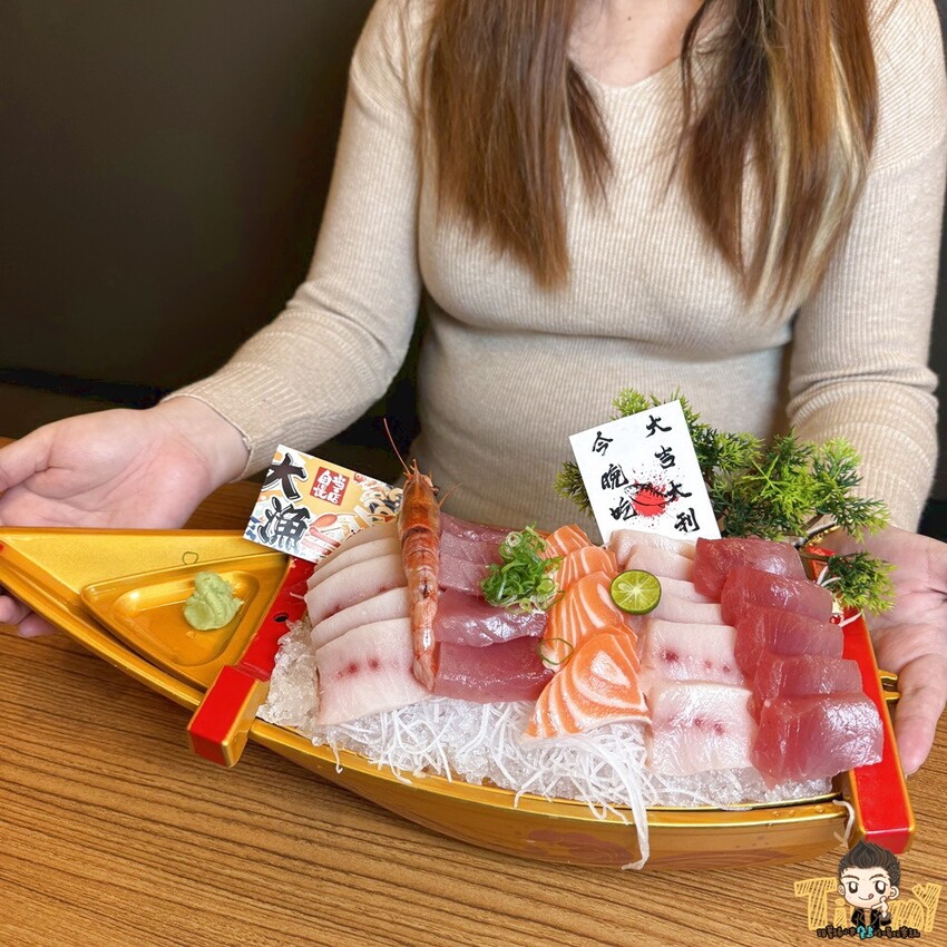 新竹市東區新竹今日魚市。丼賞和食竹科關新店 這家是關新區最有日本氛圍的丼飯專門店 400元浮誇刺身船竟然有25片以上生魚片！ (菜單營業時間地址電話) – 跟著踢小米吃喝玩樂趣