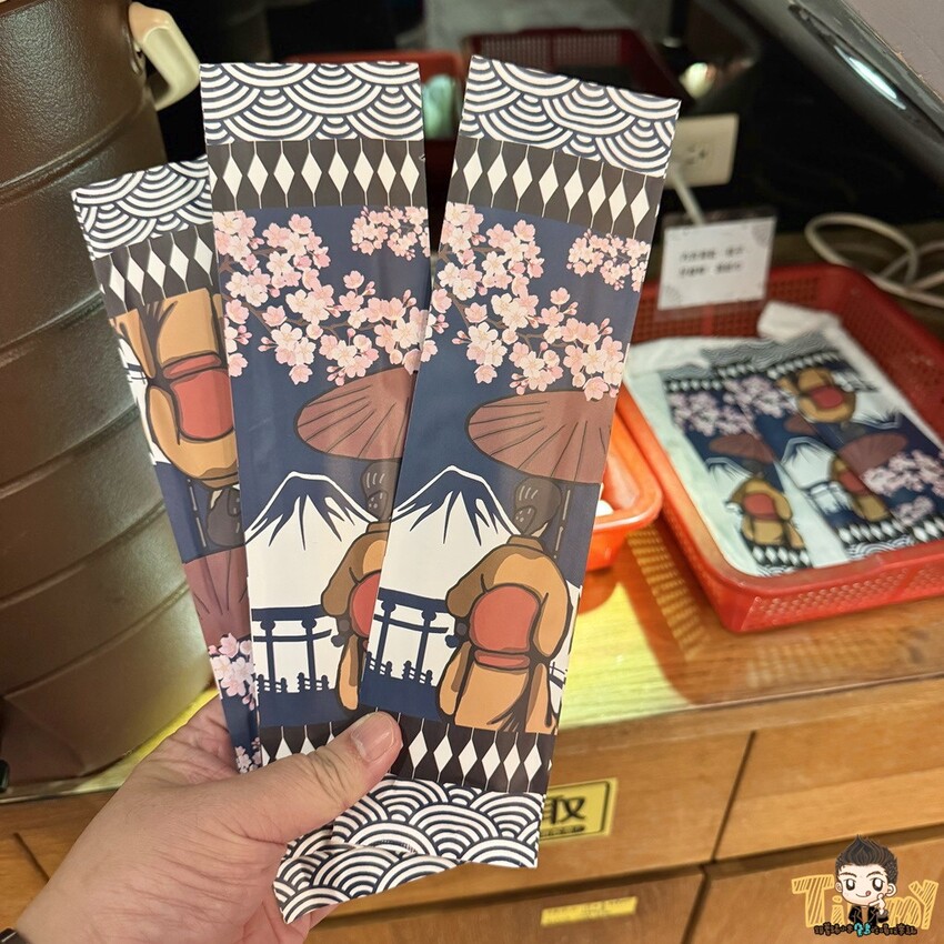 新竹市東區新竹今日魚市。丼賞和食竹科關新店 這家是關新區最有日本氛圍的丼飯專門店 400元浮誇刺身船竟然有25片以上生魚片！ (菜單營業時間地址電話) – 跟著踢小米吃喝玩樂趣