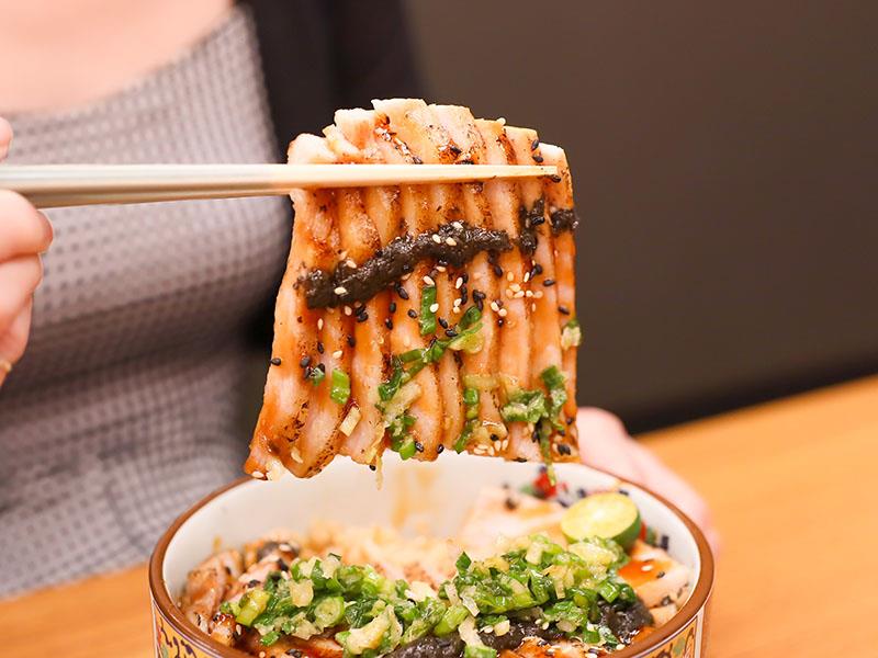 新竹日本料理！今日魚市浮誇生魚片船CP值超高，黑鮪魚套餐一次滿足。