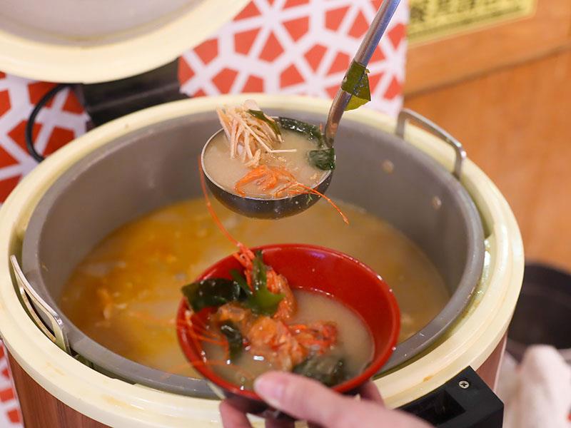 新竹日本料理！今日魚市浮誇生魚片船CP值超高，黑鮪魚套餐一次滿足。