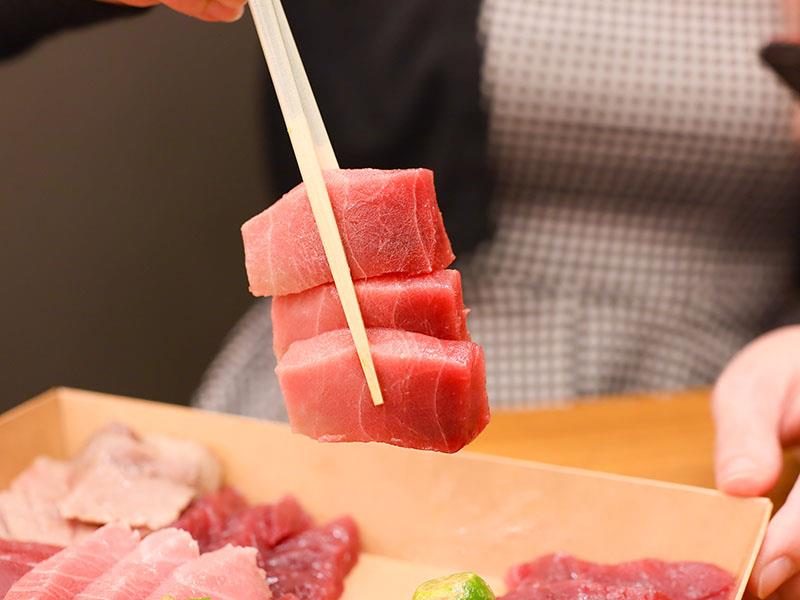 新竹日本料理！今日魚市浮誇生魚片船CP值超高，黑鮪魚套餐一次滿足。