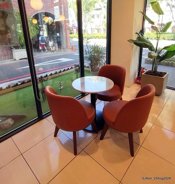 (台中韓系風格咖啡廳)「Mini.D Coffee 台中綠川館」(Mini D.Coffee Shop), Taichung, Taiwan, SJKen, Aug 25,2024.
