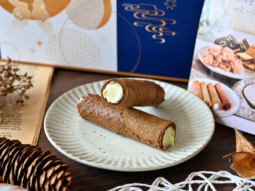 曉翮流域｜台中超狂伴手禮！浮誇系厚餡夾心、滿餡蛋捲、香脆米果，包裝精緻，現場免費試吃 - 糖糖's 享食生活