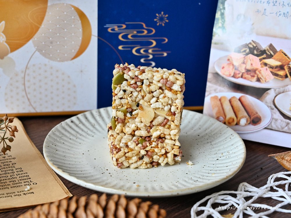 曉翮流域｜台中超狂伴手禮！浮誇系厚餡夾心、滿餡蛋捲、香脆米果，包裝精緻，現場免費試吃 - 糖糖's 享食生活