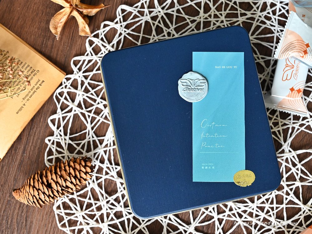 曉翮流域｜台中超狂伴手禮！浮誇系厚餡夾心、滿餡蛋捲、香脆米果，包裝精緻，現場免費試吃 - 糖糖's 享食生活