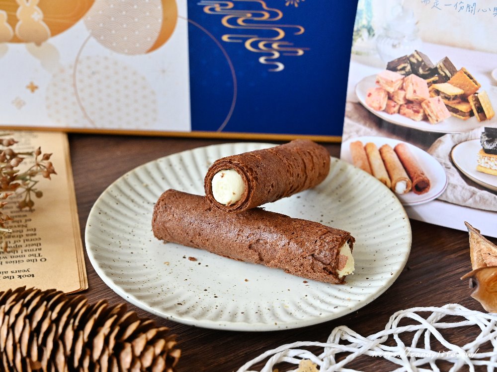 曉翮流域｜台中超狂伴手禮！浮誇系厚餡夾心、滿餡蛋捲、香脆米果，包裝精緻，現場免費試吃 - 糖糖's 享食生活