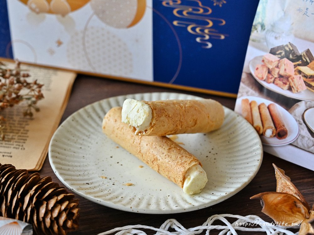 曉翮流域｜台中超狂伴手禮！浮誇系厚餡夾心、滿餡蛋捲、香脆米果，包裝精緻，現場免費試吃 - 糖糖's 享食生活