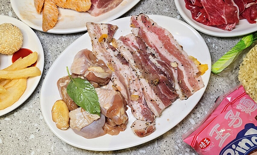 台中449元火烤吃到飽！美滿火烤店大人用餐小孩免費，高CP值聚餐首選