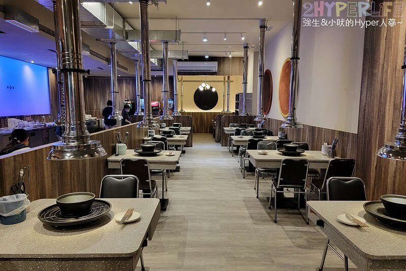 結合火鍋和烤肉雙重享受，自助吧牛雞豬選擇齊全，炸物熟食枝仔冰飲料吃到飽～