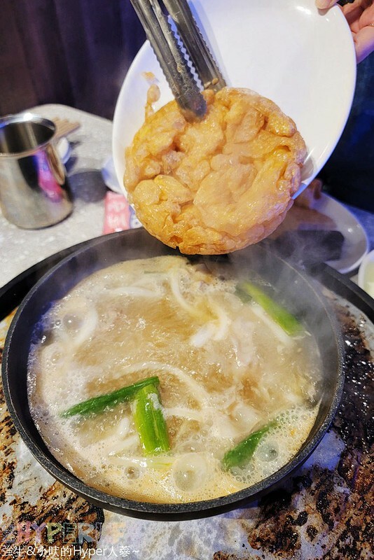 結合火鍋和烤肉雙重享受，自助吧牛雞豬選擇齊全，炸物熟食枝仔冰飲料吃到飽～