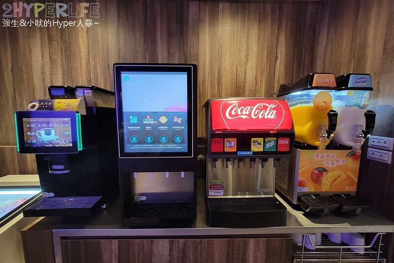 結合火鍋和烤肉雙重享受，自助吧牛雞豬選擇齊全，炸物熟食枝仔冰飲料吃到飽～