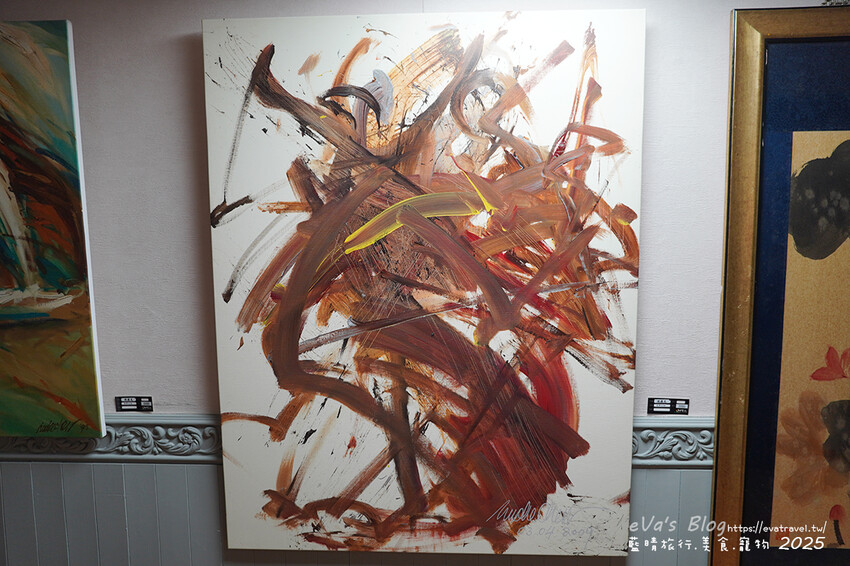 【高雄住宿】藝宿家客棧ArtHome Hotel結合旅行與藝術，這裡的每間房間都是按畫家的要求所設計佈置，房間裡的牆壁上也會有畫家的畫作，充滿藝術氣息的民宿。高雄民宿