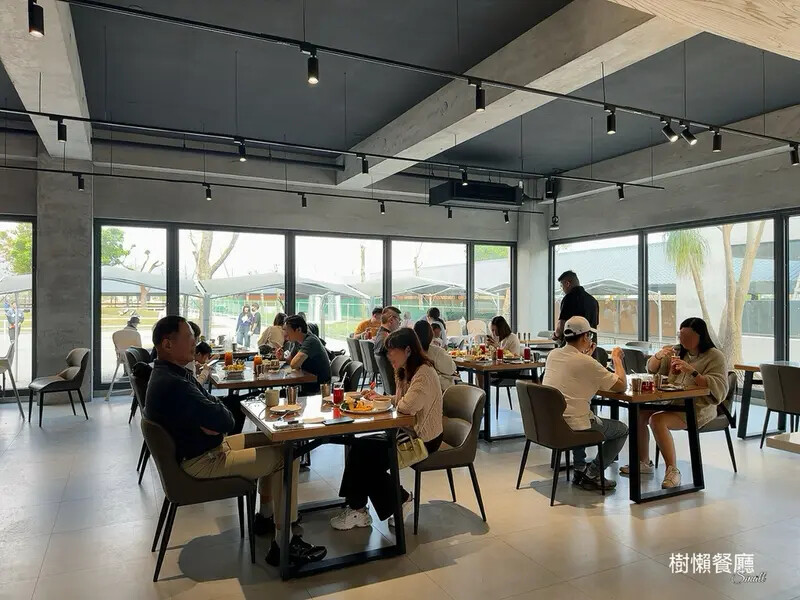 ★張美阿嬤農場2.0★結合親子農場與網美餐廳【樹懶餐廳】，用