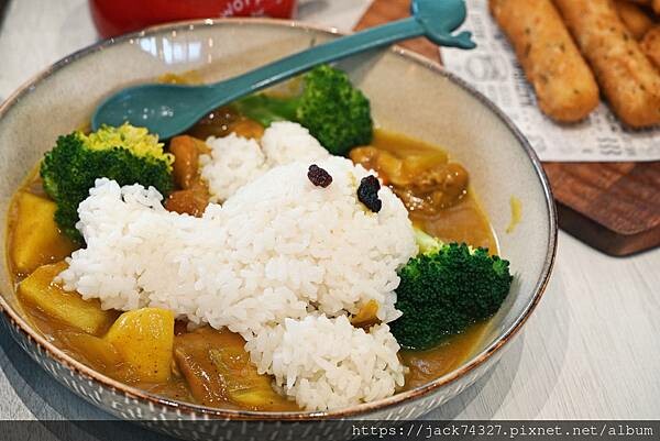 {台中美食}梨子-東海森林店,東海大學內超唯美親子友善森林系 {台中美食}梨子-東海森林店,東海大學內超唯美親子友善森林系