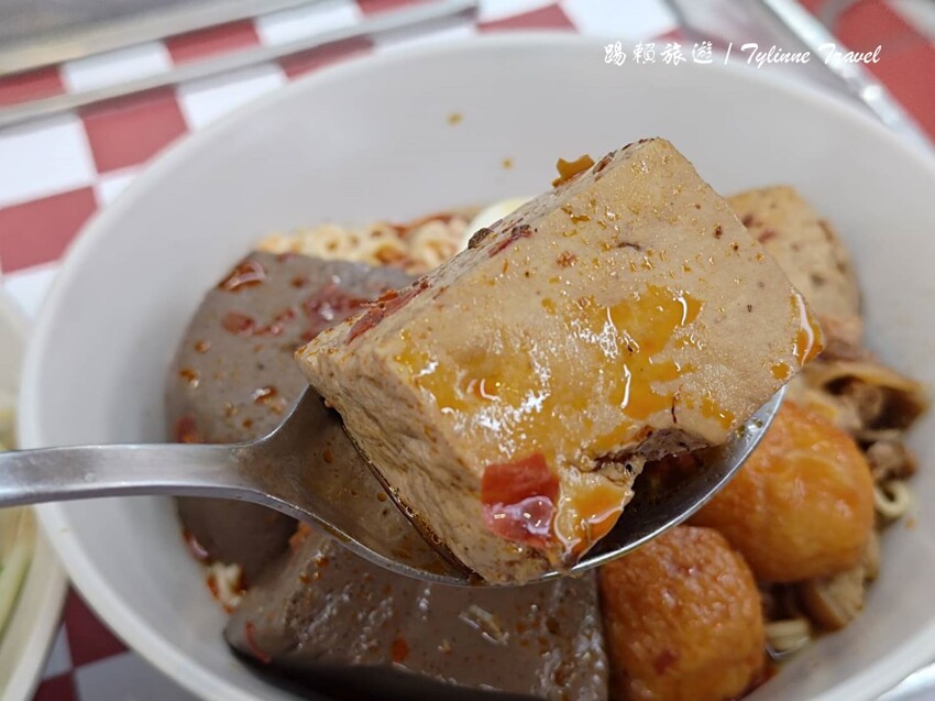台北市信義區【台北美食】滷susu滷香麵舖，健康的滷味拌麵 | 天然滷汁熬煮入味，新鮮蔬菜原汁原味 | 台北大巨蛋周邊美食推薦