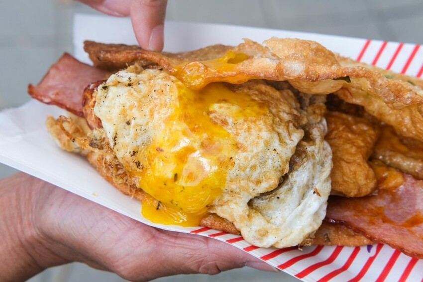丹丹炸蛋蔥油餅販賣所｜公館新開幕超爆餡蔥油餅，恰恰餅皮吃完飽到天靈蓋! - 肉依小姐吃什麼