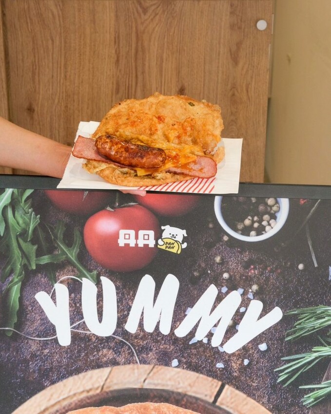 丹丹炸蛋蔥油餅販賣所｜公館新開幕超爆餡蔥油餅，恰恰餅皮吃完飽到天靈蓋! - 肉依小姐吃什麼