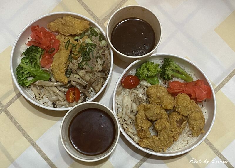 WahSay!嬸嬸時光經濟餐盒~醬燒大盛丼看似會不夠吃實際可以吃很飽 @Bernice的隨手筆記