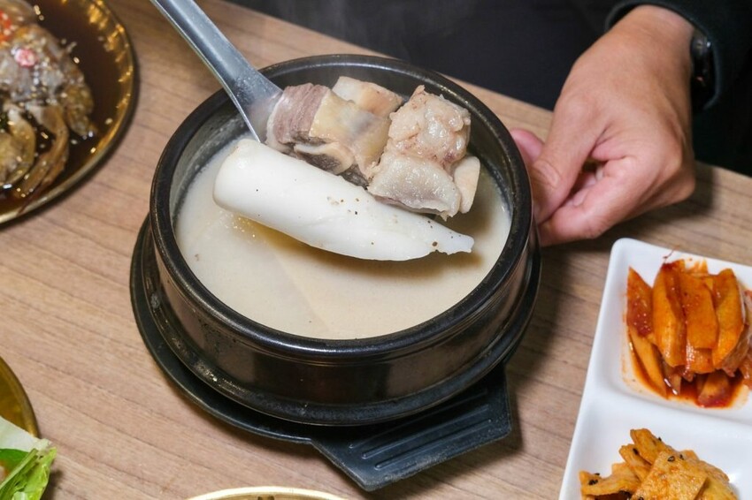 可莉達Kelimda韓式料理餐廳｜傳承韓國母親的正宗風味，必吃超狂牽絲韓式豬肋排! - 肉依小姐吃什麼