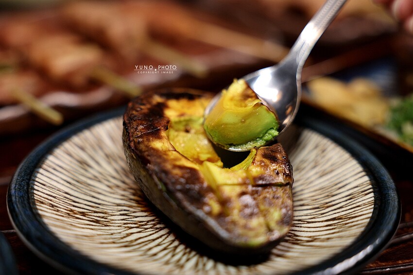 台中深夜居酒屋不限時！打鼓的舌炭火酒場備長炭串燒，聚餐首選。