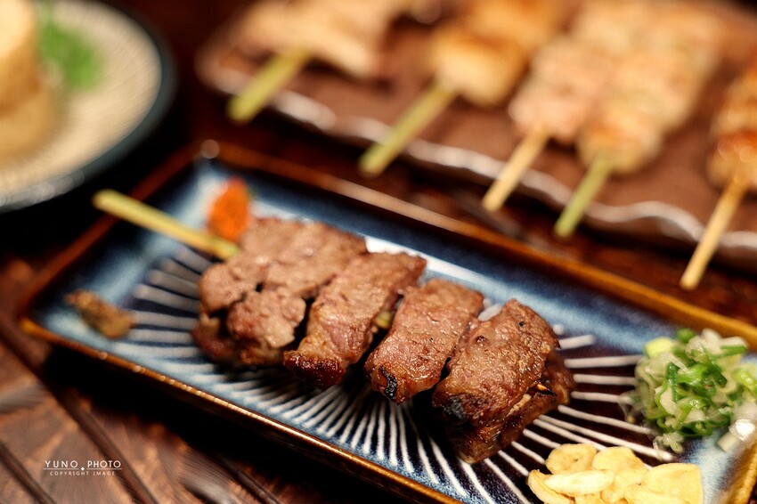 台中深夜居酒屋不限時！打鼓的舌炭火酒場備長炭串燒，聚餐首選。