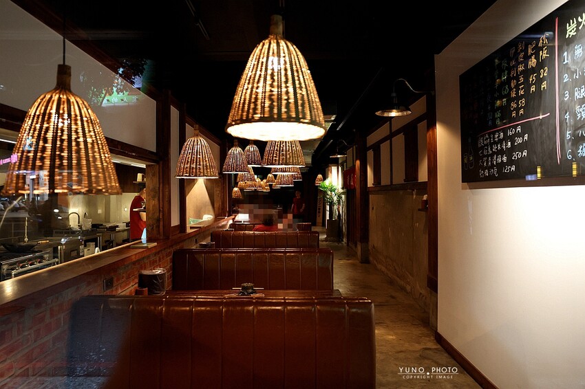 台中深夜居酒屋不限時！打鼓的舌炭火酒場備長炭串燒，聚餐首選。