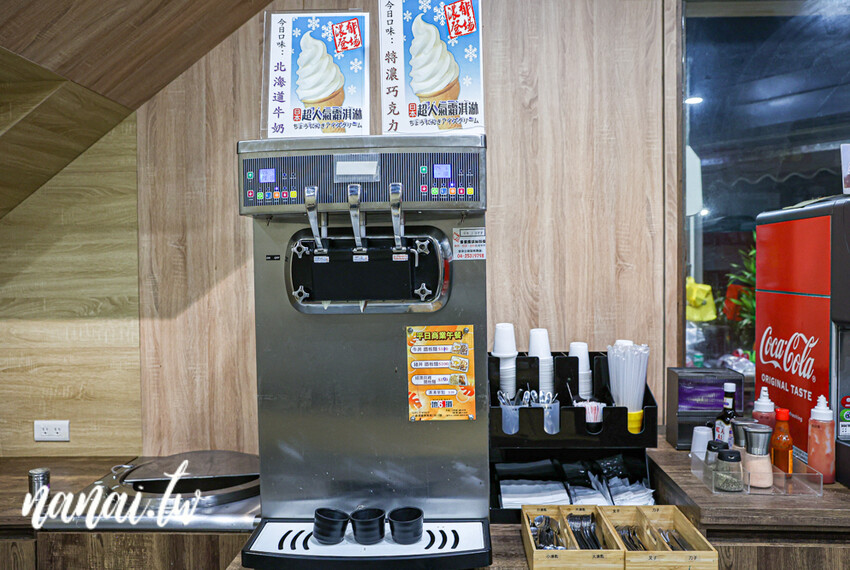 地6攤排餐鹿港店!必點大份量牛+雞雙拼,去骨雞腿排超厚,牛排軟嫩不柴,內用霜淇淋 濃湯 飲料免費喝