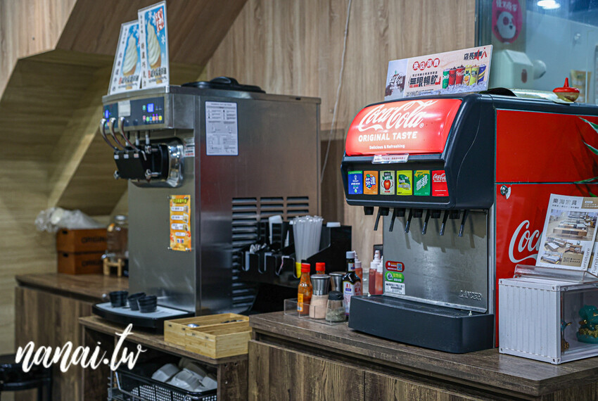 地6攤排餐鹿港店!必點大份量牛+雞雙拼,去骨雞腿排超厚,牛排軟嫩不柴,內用霜淇淋 濃湯 飲料免費喝