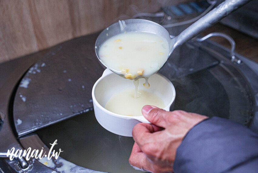 地6攤排餐鹿港店!必點大份量牛+雞雙拼,去骨雞腿排超厚,牛排軟嫩不柴,內用霜淇淋 濃湯 飲料免費喝