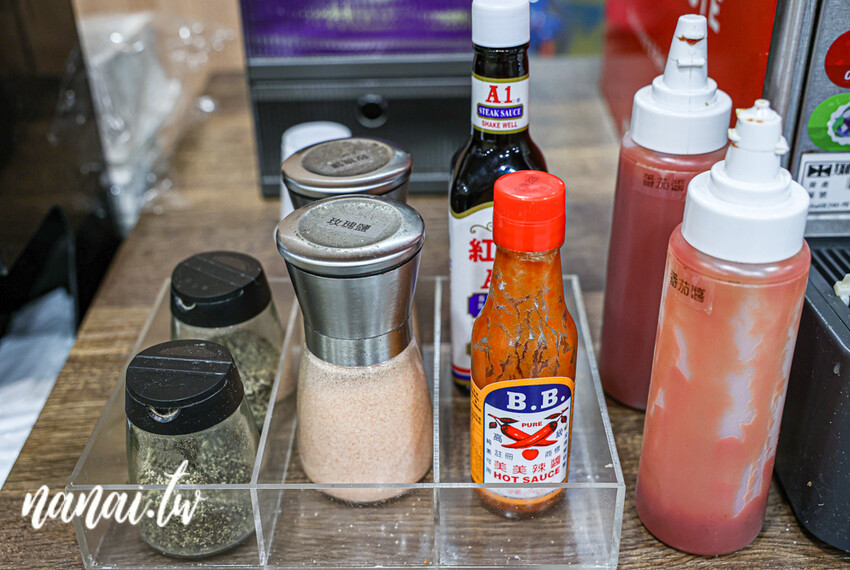 地6攤排餐鹿港店!必點大份量牛+雞雙拼,去骨雞腿排超厚,牛排軟嫩不柴,內用霜淇淋 濃湯 飲料免費喝