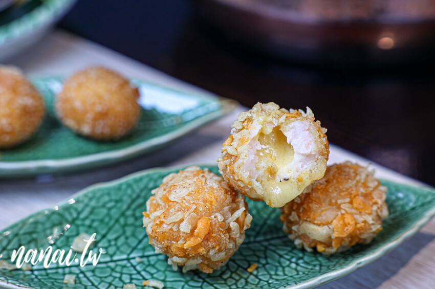 員林一吃再吃的南洋鍋物，10oz肉量多到不行，必點肉骨茶火鍋湯底。只要加LINE好友會員，可提前預訂壽星生日肉蛋糕