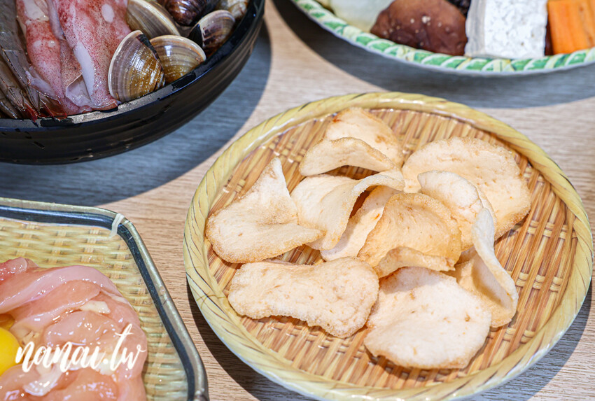 員林一吃再吃的南洋鍋物，10oz肉量多到不行，必點肉骨茶火鍋湯底。只要加LINE好友會員，可提前預訂壽星生日肉蛋糕