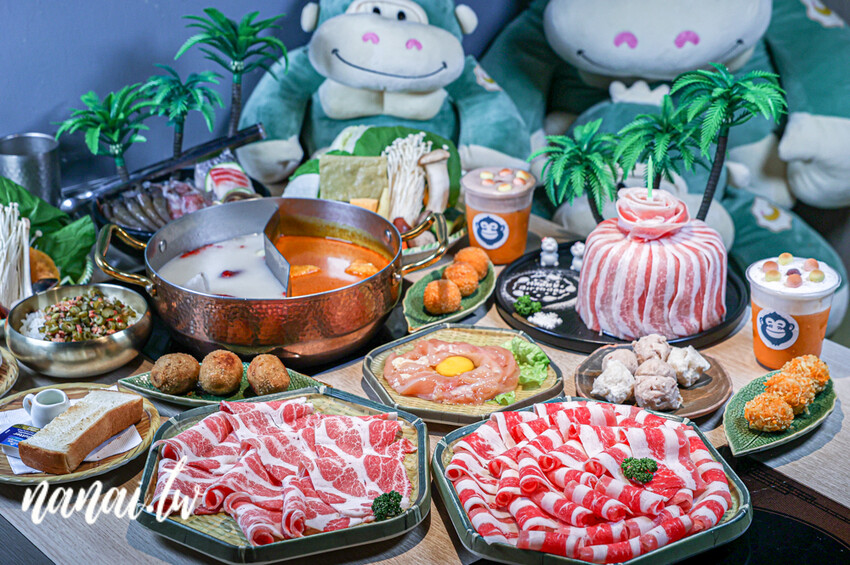 員林一吃再吃的南洋鍋物，10oz肉量多到不行，必點肉骨茶火鍋湯底。只要加LINE好友會員，可提前預訂壽星生日肉蛋糕