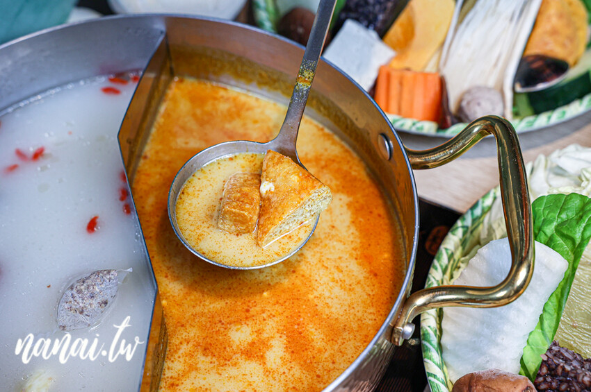 員林一吃再吃的南洋鍋物，10oz肉量多到不行，必點肉骨茶火鍋湯底。只要加LINE好友會員，可提前預訂壽星生日肉蛋糕