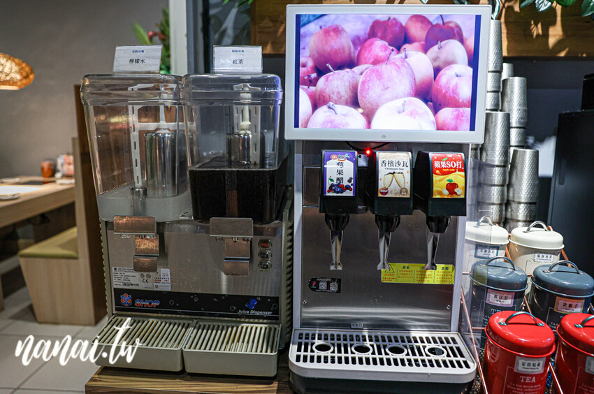 員林一吃再吃的南洋鍋物，10oz肉量多到不行，必點肉骨茶火鍋湯底。只要加LINE好友會員，可提前預訂壽星生日肉蛋糕