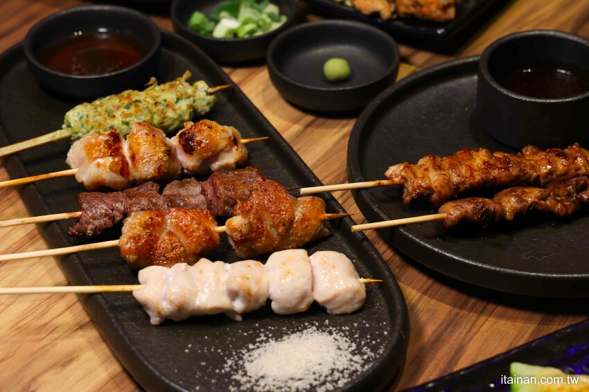 可以吃到全雞串燒和日本清酒的居酒屋~重現日本正宗燒鳥、地雞珍稀部位一次嚐!營業至凌晨宵夜小酌好去處「失態炭火手作 Shitai YAKI TORI」 - 台南好Food遊