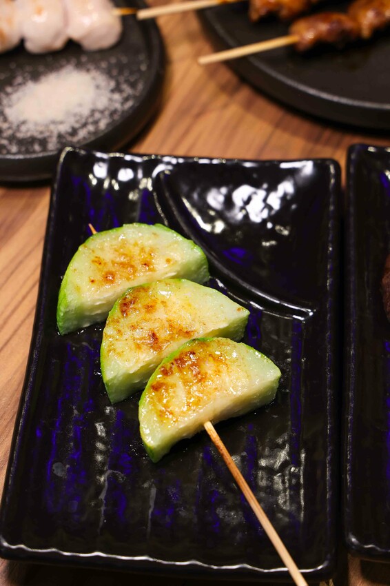 可以吃到全雞串燒和日本清酒的居酒屋~重現日本正宗燒鳥、地雞珍稀部位一次嚐!營業至凌晨宵夜小酌好去處「失態炭火手作 Shitai YAKI TORI」 - 台南好Food遊