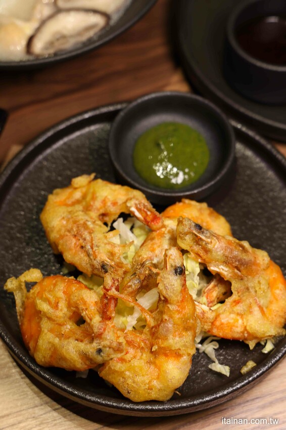 可以吃到全雞串燒和日本清酒的居酒屋~重現日本正宗燒鳥、地雞珍稀部位一次嚐!營業至凌晨宵夜小酌好去處「失態炭火手作 Shitai YAKI TORI」 - 台南好Food遊