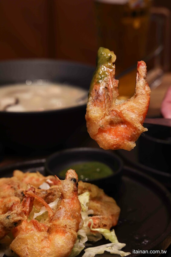 可以吃到全雞串燒和日本清酒的居酒屋~重現日本正宗燒鳥、地雞珍稀部位一次嚐!營業至凌晨宵夜小酌好去處「失態炭火手作 Shitai YAKI TORI」 - 台南好Food遊