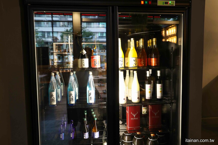 可以吃到全雞串燒和日本清酒的居酒屋~重現日本正宗燒鳥、地雞珍稀部位一次嚐!營業至凌晨宵夜小酌好去處「失態炭火手作 Shitai YAKI TORI」 - 台南好Food遊