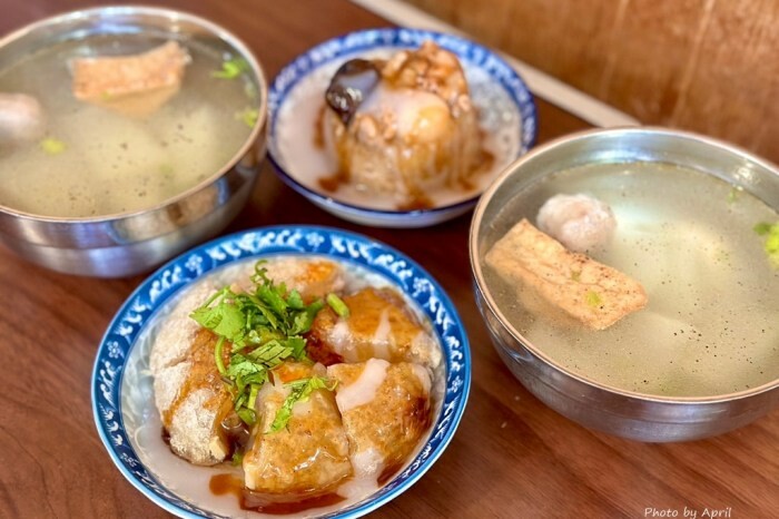 台中精明商圈美食！錦蒸園 爆汁小籠湯包，大理石裝潢超文青。