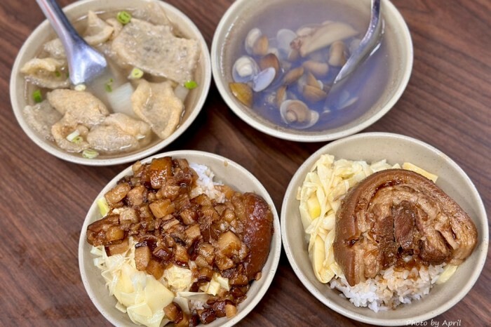 台中建國市場排隊美食！超Q彈坤明粉漿蛋餅，在地人激推的古早味台中早餐。