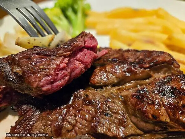 TNT美式炭烤牛排17-美國安格斯黑牛頂級上肩肉剖面.jpg